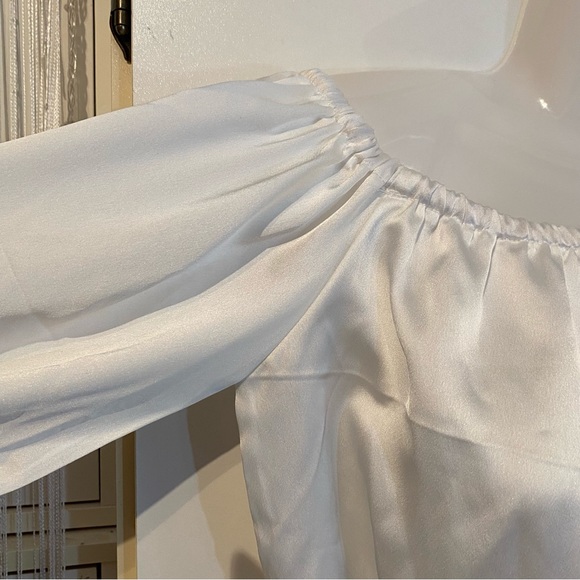 Akira White Satin Off Shoulder Top Size Small NWOT - Picture 5 of 16